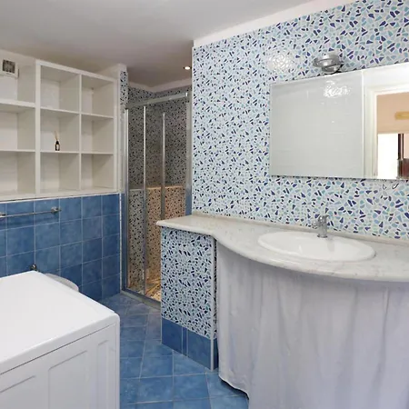Amazing In With Jacuzzi